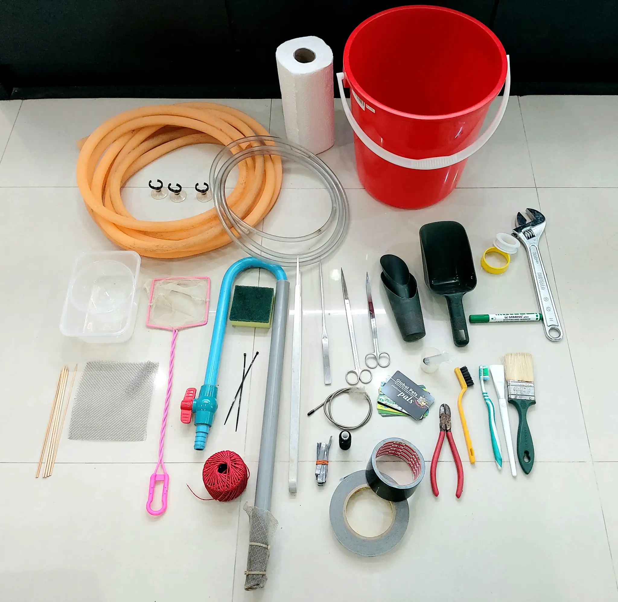 What Essential Aquascaping Toolkit do famous aquascaper Josh Sim use?